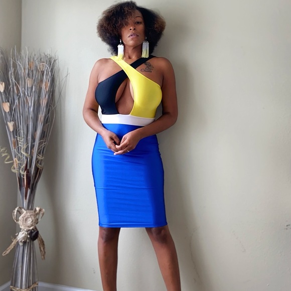 NO EXIT dress - Picture 3 of 4